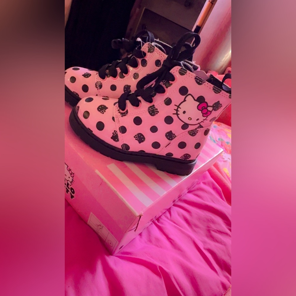 Hello Kitty Pink Polka Dot Boots